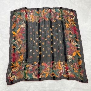 Da Maren Beautiful Silk Scarf